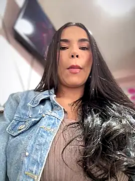 Snapshot of Naatalia chatting on October 17, 2025, 6:53 pm Naatalia online show from October 17, 2025, 6:53 pm