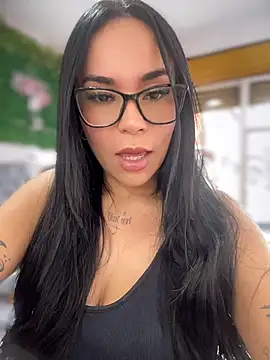 Naatalia online show from May 29, 2026, 5:19 pm