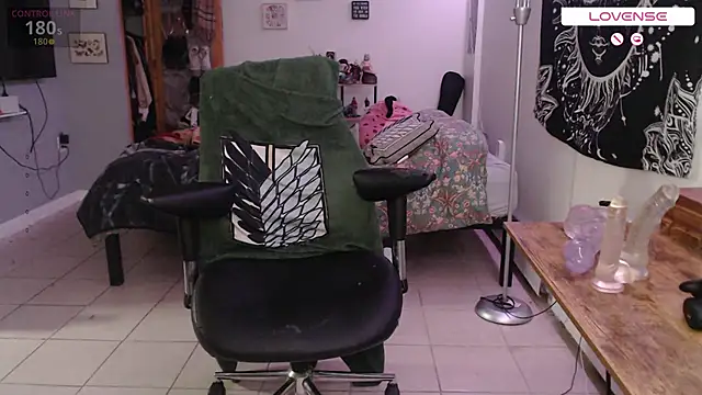 wetwildwhore online show from October 30, 2025, 7:00 pm