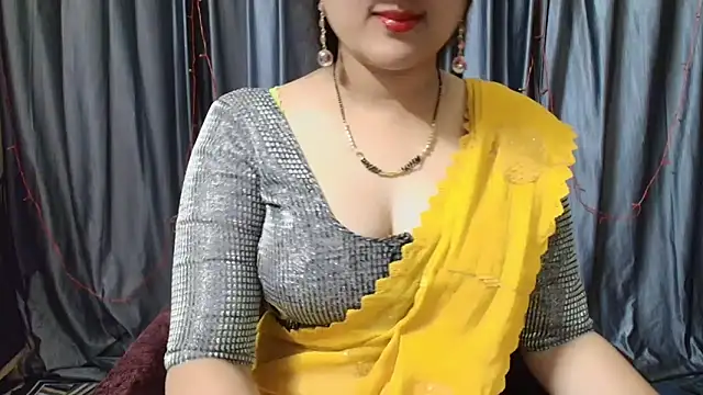 Snapshot of goldiwets chatting on November 1, 2025, 5:29 pm goldiwets online show from November 1, 2025, 5:29 pm