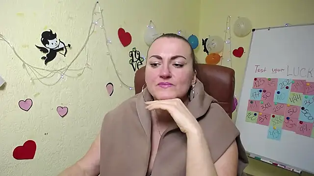 DianaMGG online show from February 21, 2025, 12:27 pm