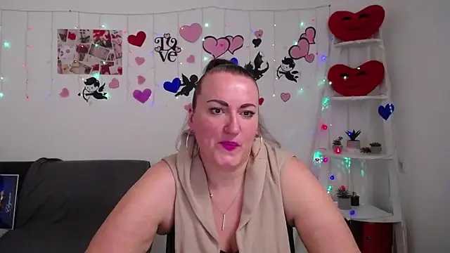 DianaMGG online show from March 6, 2025, 12:41 pm