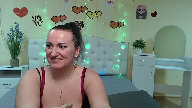 DianaMGG online show from March 12, 2025, 1:08 pm