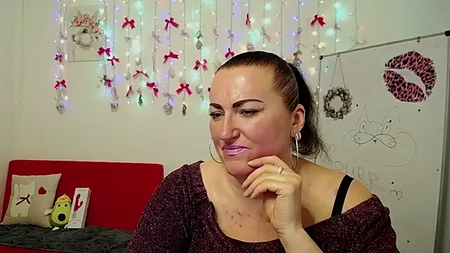 DianaMGG online show from April 2, 2026, 6:31 am