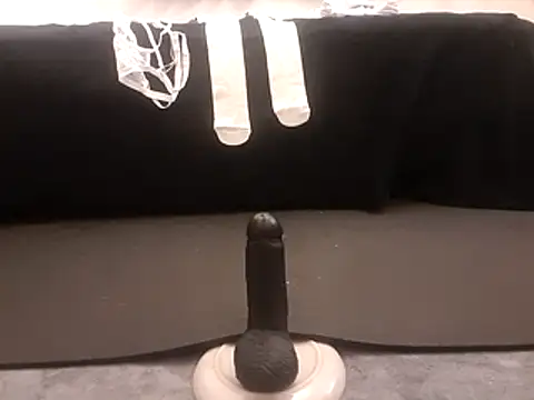 Snapshot of MystiqueRider chatting on October 16, 2025, 11:51 am MystiqueRider online show from October 16, 2025, 11:51 am