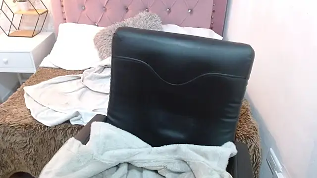 Snapshot of camilah_tk chatting on September 30, 2025, 7:31 pm camilah tk online show from September 30, 2025, 7:31 pm