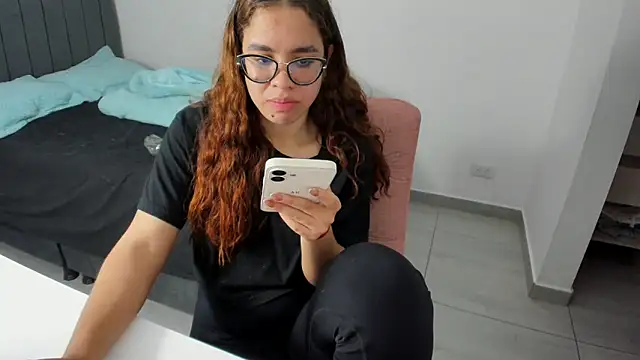 Snapshot of Greciaruiz_ chatting on September 29, 2025, 10:59 pm Greciaruiz  online show from September 29, 2025, 10:59 pm