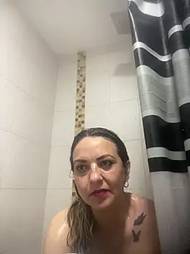 Snapshot of Azaahara_ chatting on September 24, 2025, 11:32 pm Azaahara online show from September 24, 2025, 11:32 pm