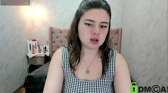 Lianngrace online show from March 10, 2025, 1:43 pm
