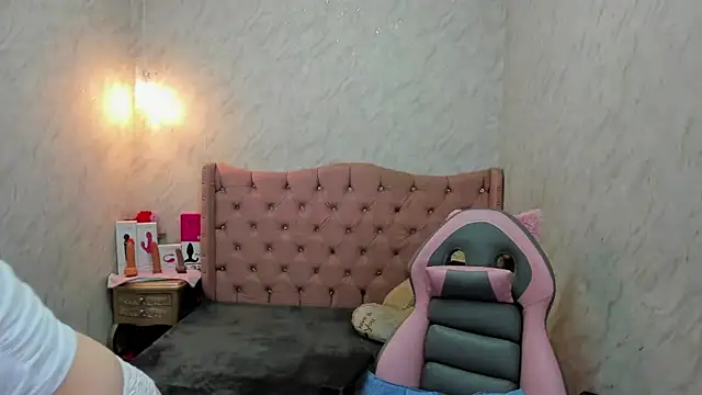 Lianngrace online show from December 22, 2025, 2:39 pm