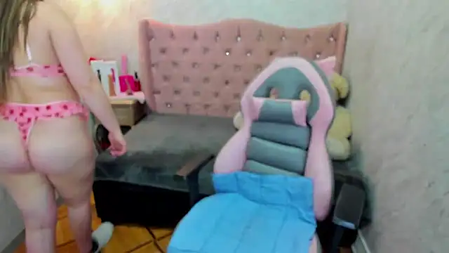 Lianngrace online show from February 18, 2026, 2:02 pm