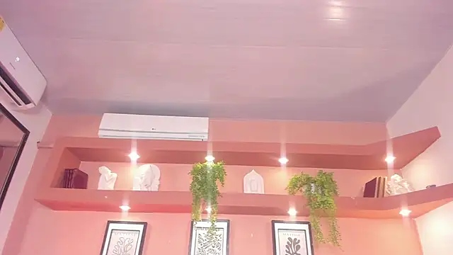 SofiaBennett  online show from December 15, 2025, 12:22 pm