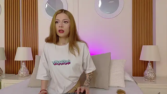 AmberHudson online show from November 18, 2025, 7:28 pm