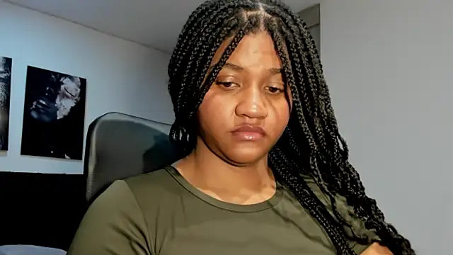 ZahraRose online show from October 3, 2025, 8:10 pm