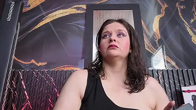 AmandaKovich online show from November 19, 2025, 7:25 pm