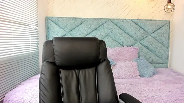 Snapshot of Katty_love01 chatting on October 16, 2025, 7:11 pm Katty love01 online show from October 16, 2025, 7:11 pm