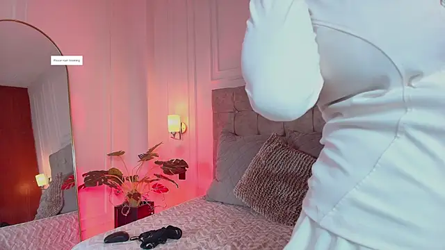 JasmineRoss 1 online show from March 26, 2026, 3:32 pm