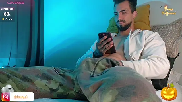 Snapshot of K_cique chatting on November 1, 2025, 11:37 am K cique online show from November 1, 2025, 11:37 am