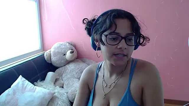 morahaze online show from February 5, 2025, 7:31 pm