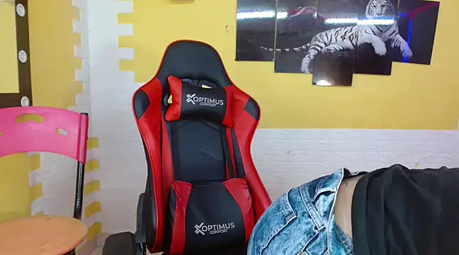 melany rouse18 online show from February 26, 2025, 9:44 am