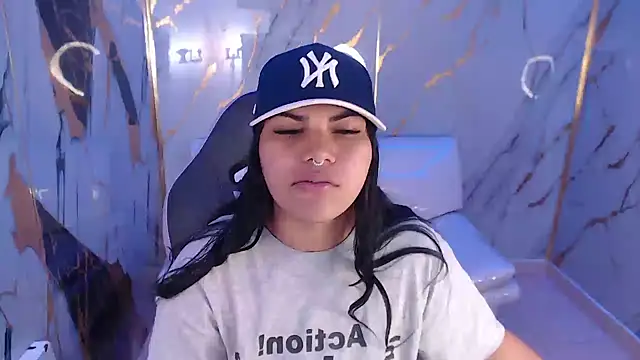 melany rouse18 online show from September 15, 2025, 1:22 pm