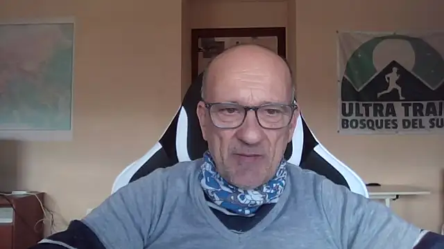 Snapshot of llopaco chatting on February 9, 2026, 10:57 am llopaco online show from February 9, 2026, 10:57 am