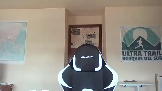 Snapshot of llopaco chatting on February 15, 2026, 11:42 am llopaco online show from February 15, 2026, 11:42 am