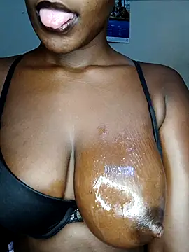 Snapshot of Nubian_aszz chatting on October 9, 2025, 6:58 am Nubian aszz online show from October 9, 2025, 6:58 am