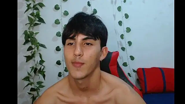 neithanzynxx online show from February 28, 2025, 7:35 pm