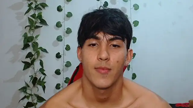 neithanzynxx online show from February 25, 2025, 8:21 pm