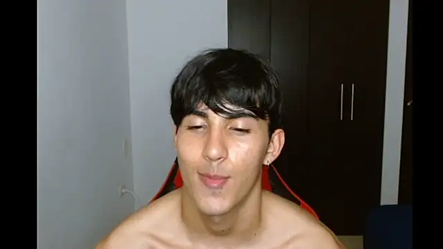 neithanzynxx online show from March 19, 2025, 10:31 pm