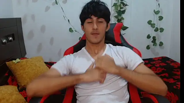 neithanzynxx online show from February 19, 2025, 7:48 pm