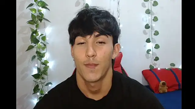 neithanzynxx online show from March 9, 2025, 7:37 pm