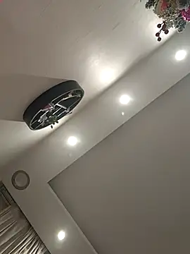 Loly2025 online show from January 5, 2026, 11:41 pm