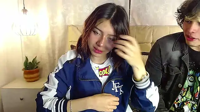 fyreandfox  online show from March 21, 2025, 7:24 pm