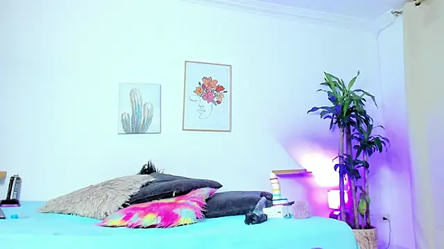 naomy 68 online show from March 5, 2025, 10:54 pm