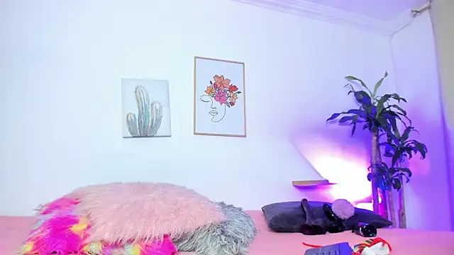 naomy 68 online show from March 19, 2025, 11:14 pm