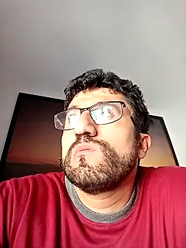 Snapshot of Morbosos8595 chatting on October 25, 2025, 8:57 am Morbosos8595 online show from October 25, 2025, 8:57 am