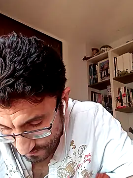 Snapshot of Morbosos8595 chatting on September 24, 2025, 5:30 pm Morbosos8595 online show from September 24, 2025, 5:30 pm