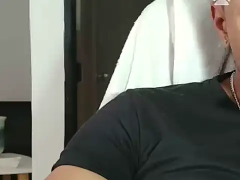 Snapshot of juniorguty chatting on February 19, 2025, 7:16 pm juniorguty online show from February 19, 2025, 7:16 pm