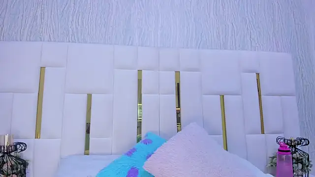 hillary uckerman  online show from December 2, 2025, 11:34 am