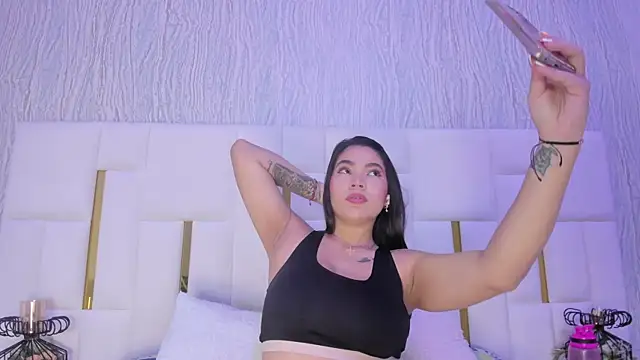 hillary uckerman  online show from October 6, 2025, 11:44 am