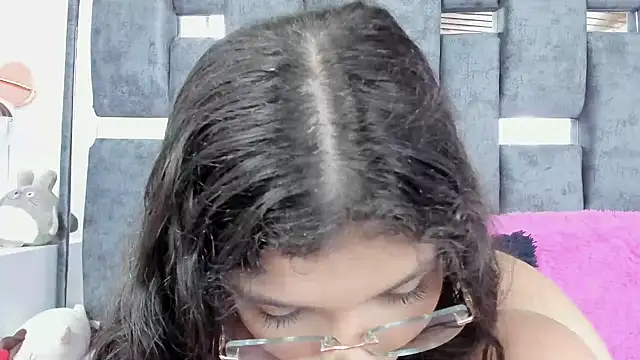 ARTEMISAKIM online show from November 14, 2025, 6:55 pm