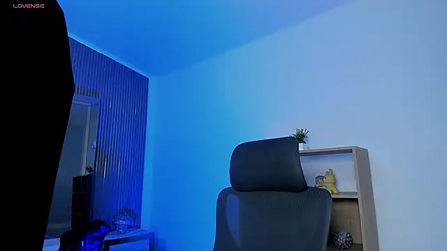 JacobRoberts1 online show from October 6, 2025, 8:20 pm