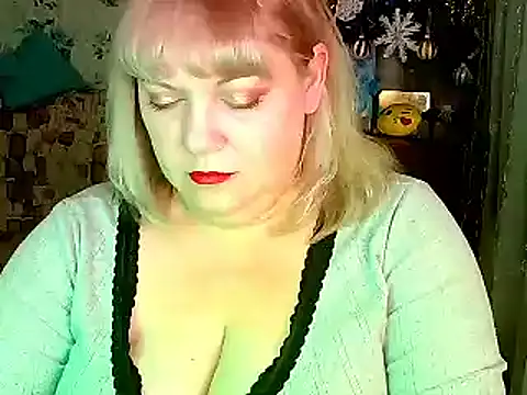 FlowerButterf online show from January 8, 2025, 11:52 pm