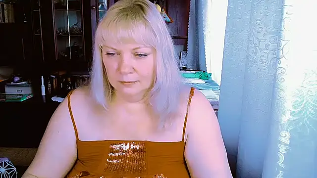 FlowerButterf online show from March 1, 2026, 1:44 pm