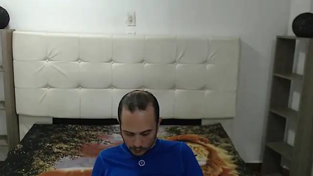 Snapshot of JhonTorres018 chatting on November 19, 2025, 4:01 am JhonTorres018 online show from November 19, 2025, 4:01 am