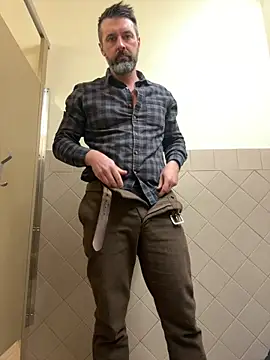 plaintreebull online show from February 9, 2026, 9:46 pm