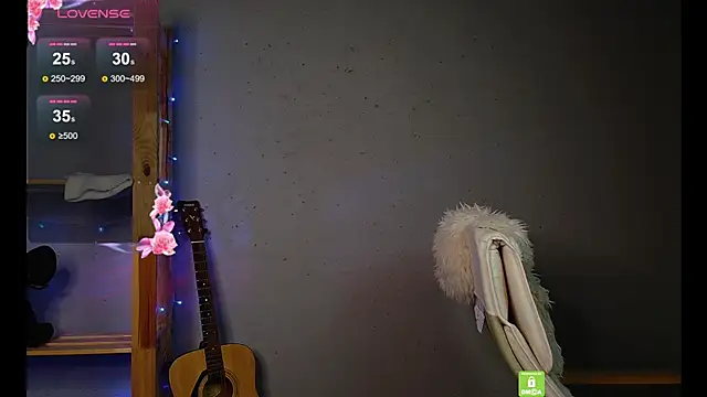 Foxy-Flame online show from March 5, 2025, 7:27 pm