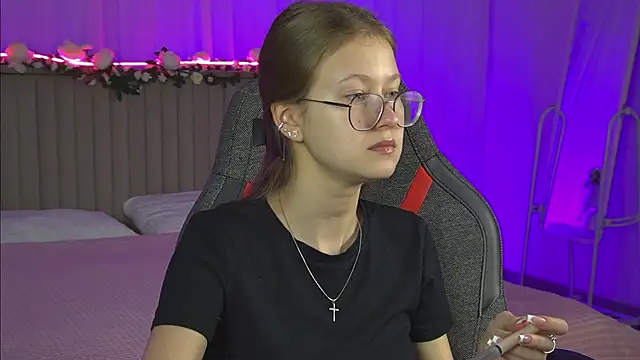 EveMundie online show from October 8, 2025, 6:37 am